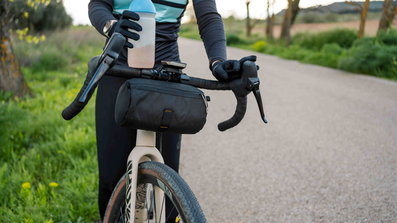 Nowe sakwy rowerowe 2026: Thule wprowadza innowacyjny montaż