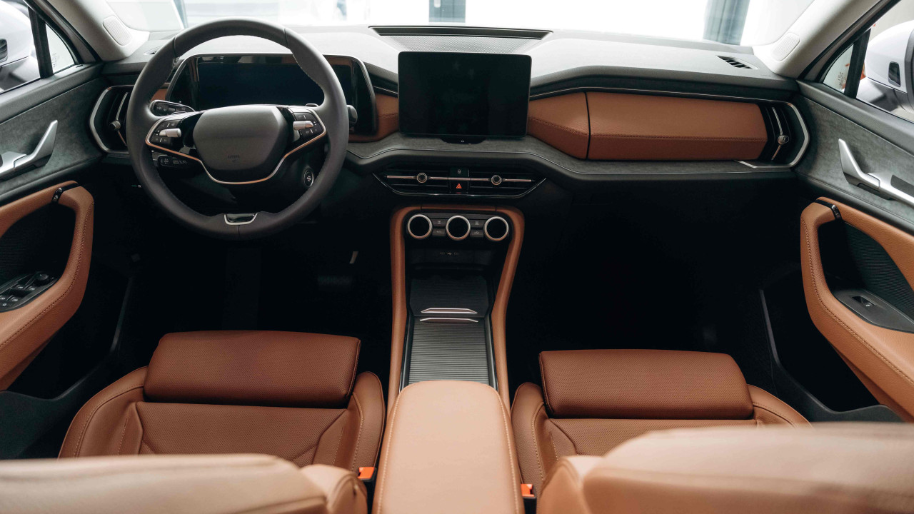 Haval HX: Nowy Flagowiec z Trzema Silnikami, W Tym Jednym Spalinowym