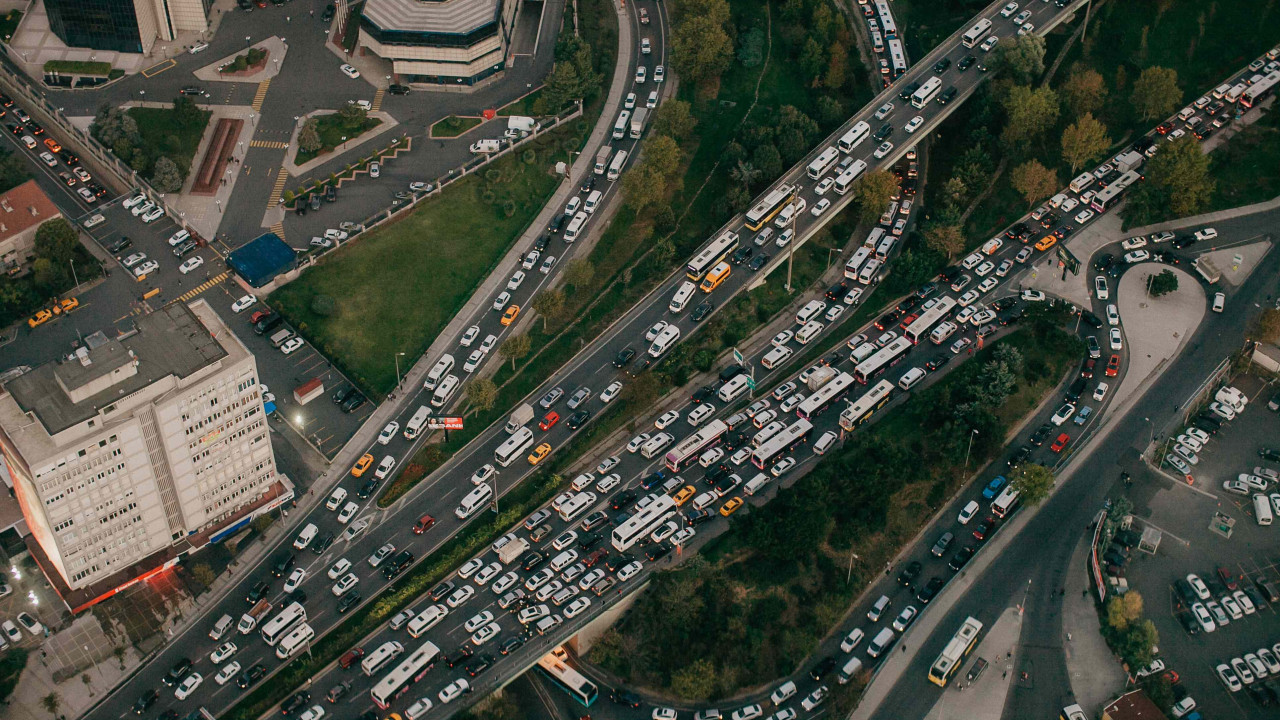 Kierowcy w korkach ryzykują mandatami i punktami karnymi