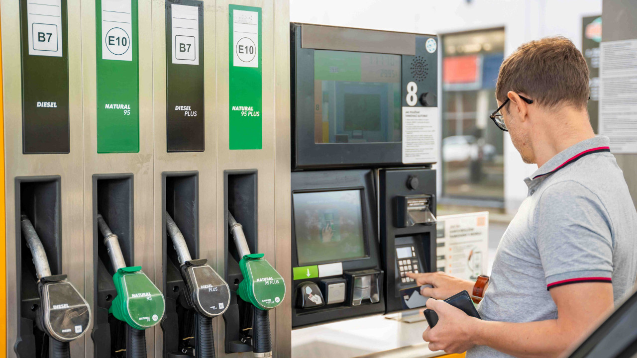 Nowe przepisy: Tańsze zakupy na stacjach autostradowych!