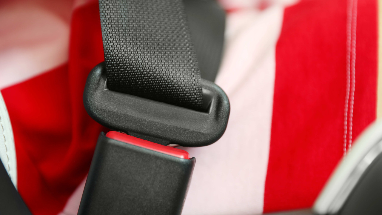 Guzik na pasie bezpieczeństwa: kluczowy element dla kierowców