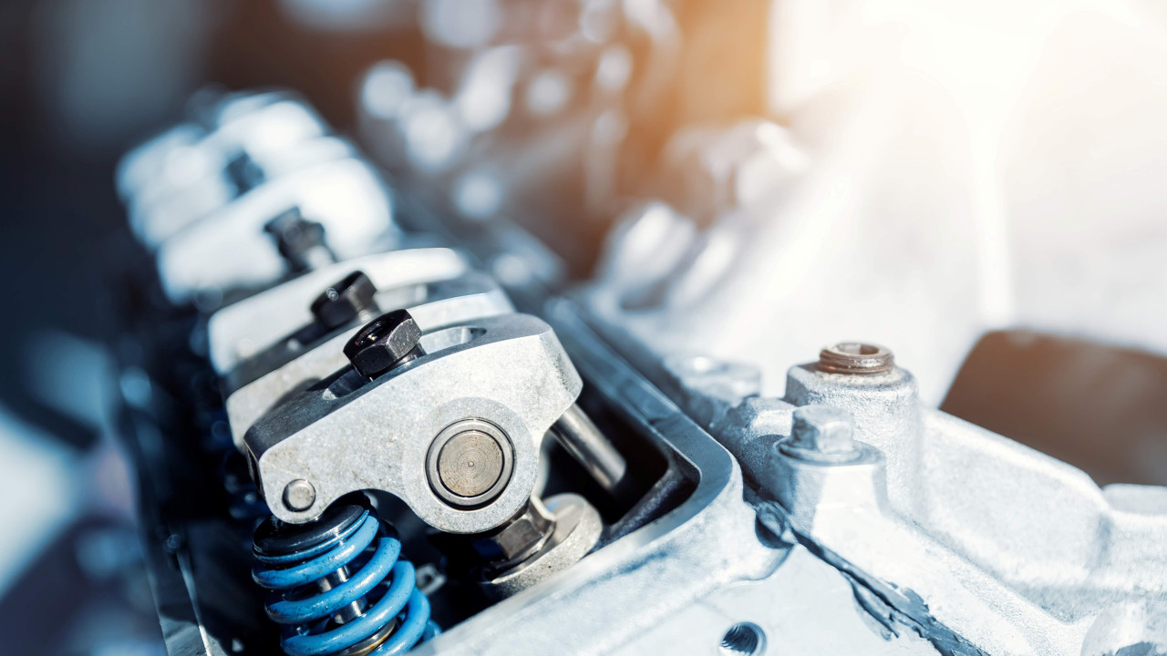 Szarpanie silnika: Jak szybko zapobiec poważnym uszkodzeniom?