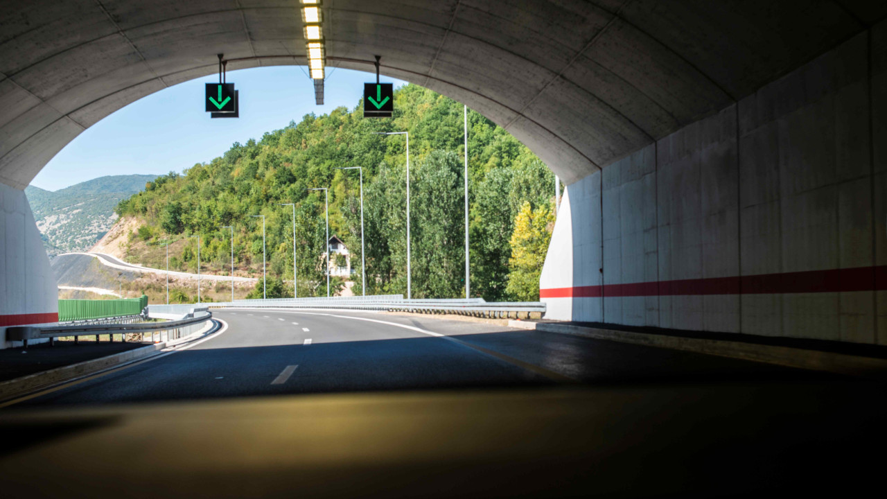 Woda jako klucz do unikania wypadków w tunelach