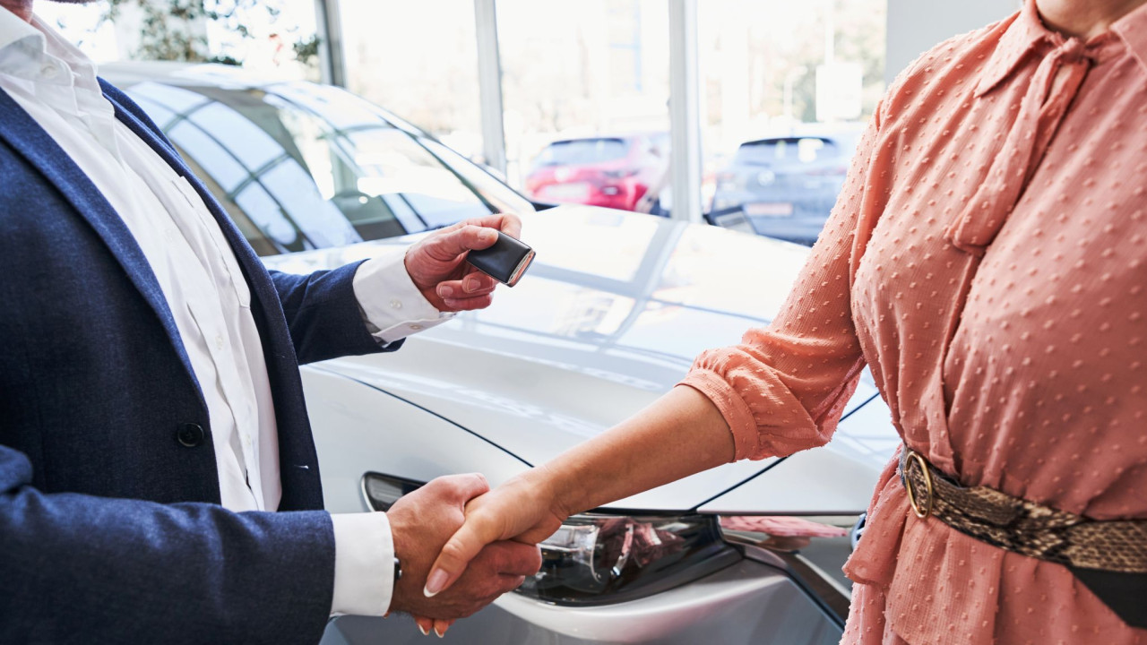 Jak unikać podwyżki ceny przy zakupie samochodu? Tego nie mów sprzedawcy