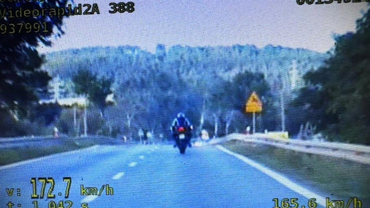 Motocyklista jechał 172 km/h na DK8. Recydywa oznaczała 5000 zł mandatu