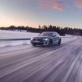 1,7 miliona dostaw samochodów Audi w 2024 roku. Marka rozwija się dzięki swojej inicjatywie modelowej