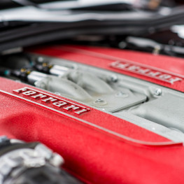 ferrari silnik