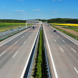 Ilustracja do artykułu: Trzy pasy na autostradzie. Którym jechać?
