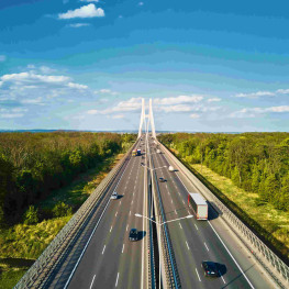 Ilustracja do artykułu: Jazda 200 km/h na ekspresówce: Czy od razu stracisz prawo jazdy?