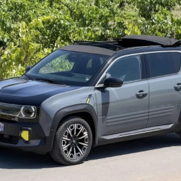Elektryczne Renault 4 Plein Sud: Otwarcie na Letnią Przygoda
