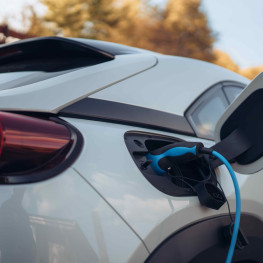 Elektryczne Ferrari wyprzedane mimo krytyki