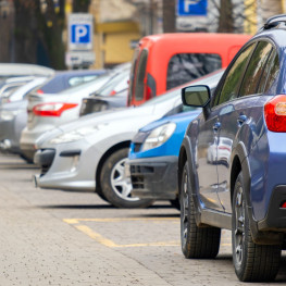 Ilustracja do artykułu: Parking droższy niż nocleg w hotelu Gołębiewski w Pobierowie