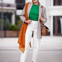Stylizacje dla kobiet 60+, które zachwycają elegancją i stylem