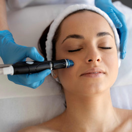 Hydrafacial: Rewolucyjny zabieg, który zdobył popularność w salonach