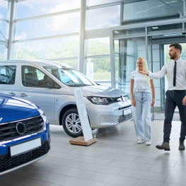 Ilustracja do artykułu: Volkswagen z napędem full hybrid: ceny i spalanie vs. Toyota