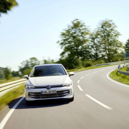 Volkswagen Golf full hybrid 136 KM już w Polsce. Ceny od 139 890 zł