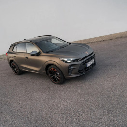 Ilustracja do artykułu: CUPRA Terramar e-HYBRID ma do 118 km zasięgu. Wersja VZ oferuje 272 KM