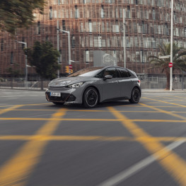 Ilustracja do artykułu: CUPRA Born VZ ma 326 KM i kosztuje od 213 tys. zł