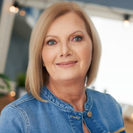Eleganckie Fryzury dla Kobiet 50+, które Odmładzają