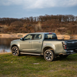 Ilustracja do artykułu: Nowe Isuzu D-Max MY26 w Polsce. Diesel 2.2, 400 Nm i ceny od 127 950 zł netto