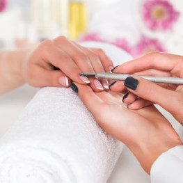 Manicure Kawowy: Hit Jesiennych Trendów 2026