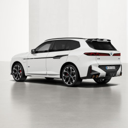 Ilustracja do artykułu: BMW X5 i iX5 dostaną nowe akcesoria. Boxy dachowe mają do 550 litrów