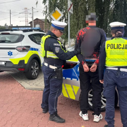 Miał cztery zakazy, a prowadził auto do transportu krwi. Trafił do aresztu