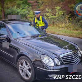 Ilustracja do artykułu: Kontrola Mercedesa w Szczecinie zakończyła się zatrzymaniem dwóch mężczyzn