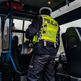 Ilustracja do artykułu: Kierowca gimbusa miał blisko pół promila. Wcześniej dowiózł dzieci do szkoły