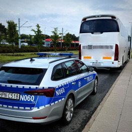 Ilustracja do artykułu: Kierowca autokaru przekroczył limit 24 punktów. Stracił prawo jazdy przed szkolną wycieczką