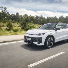 Ilustracja do artykułu: Volkswagen T-Roc full hybrid 136 KM w polskiej przedsprzedaży. Ceny od 138 990 zł