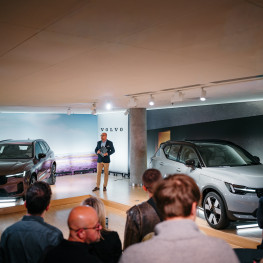Ilustracja do artykułu: Nowe Volvo XC40 i XC60 Long Range pokazano w Warszawie. Dni otwarte od 23 września