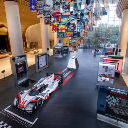 Porsche otworzyło w Pekinie wystawę na 75-lecie motorsportu. Wstęp jest bezpłatny