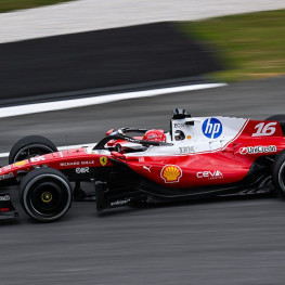 Ilustracja do artykułu: Leclerc piąty, Hamilton szósty w trzecim treningu GP Bahrajnu na Sepang