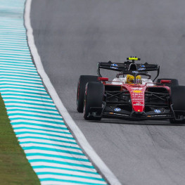 Ilustracja do artykułu: Ferrari na podium Grand Prix Bahrajnu w Malezji. Hamilton trzeci, Leclerc czwarty