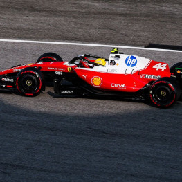 Ilustracja do artykułu: Hamilton drugi w kwalifikacjach GP Bahrajnu na Sepang. Leclerc ruszy czwarty