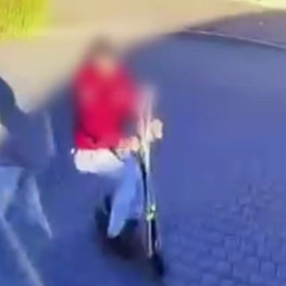 Ilustracja do artykułu: 54-latek na hulajnodze wjechał pod autobus. Policja skierowała sprawę do sądu