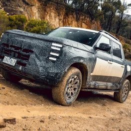 Nissan Navara Pro PHEV rusza w świat. Pickup ma oferować około 1000 km zasięgu
