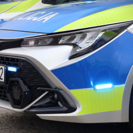 Ilustracja do artykułu: Opolska policja dostała pięć nowych radiowozów. Trzy Toyoty Corolla kończą dostawę 30 aut