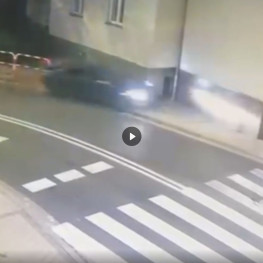 Ilustracja do artykułu: Nie zatrzymał się do kontroli i uderzył Oplem w budynek. Kierowca nie miał uprawnień