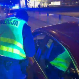Ilustracja do artykułu: Dwaj kierowcy przewozu osób podejrzani o jazdę po narkotykach. Policja zatrzymała im prawa jazdy