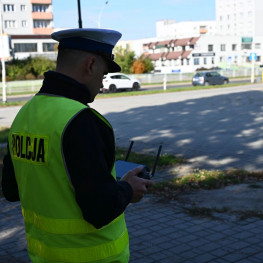 Policyjny dron ujawnił pięć przypadków wyprzedzania na przejściu dla pieszych