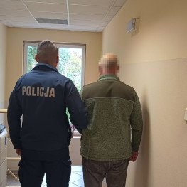 Miał ponad 2 promile i sądowy zakaz. 57-latek wjechał autem do rowu w Otrębusach