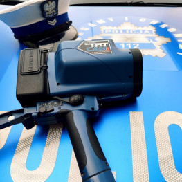 Ilustracja do artykułu: BMW jechało 176 km/h przy limicie 90. Kierowca stracił prawo jazdy