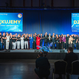 Ilustracja do artykułu: Fabryka Volkswagena we Wrześni ma 10 lat. Szykuje się na elektrycznego Craftera
