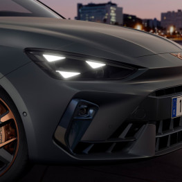 Ilustracja do artykułu: CUPRA opisuje funkcje oświetlenia. Matrix LED Ultra wykorzystuje 25 tys. pikseli