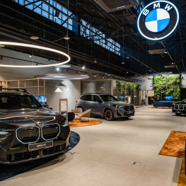 Ilustracja do artykułu: BMW otworzyło salon na terenie dawnej FSO na Żeraniu