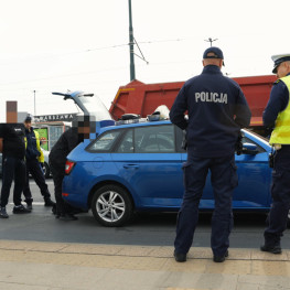 Ilustracja do artykułu: Stołeczna policja skontrolowała 53 pojazdy. Zatrzymano 8 dowodów rejestracyjnych