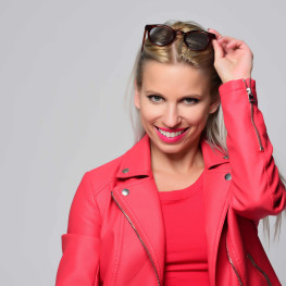 Moda 30+: Jak stworzyć stylową garderobę dla dojrzałych kobiet