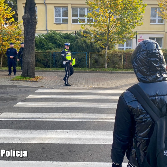 Akcja policji na przejściu dla pieszych